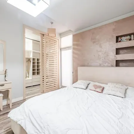 Cozy Family * Tirana